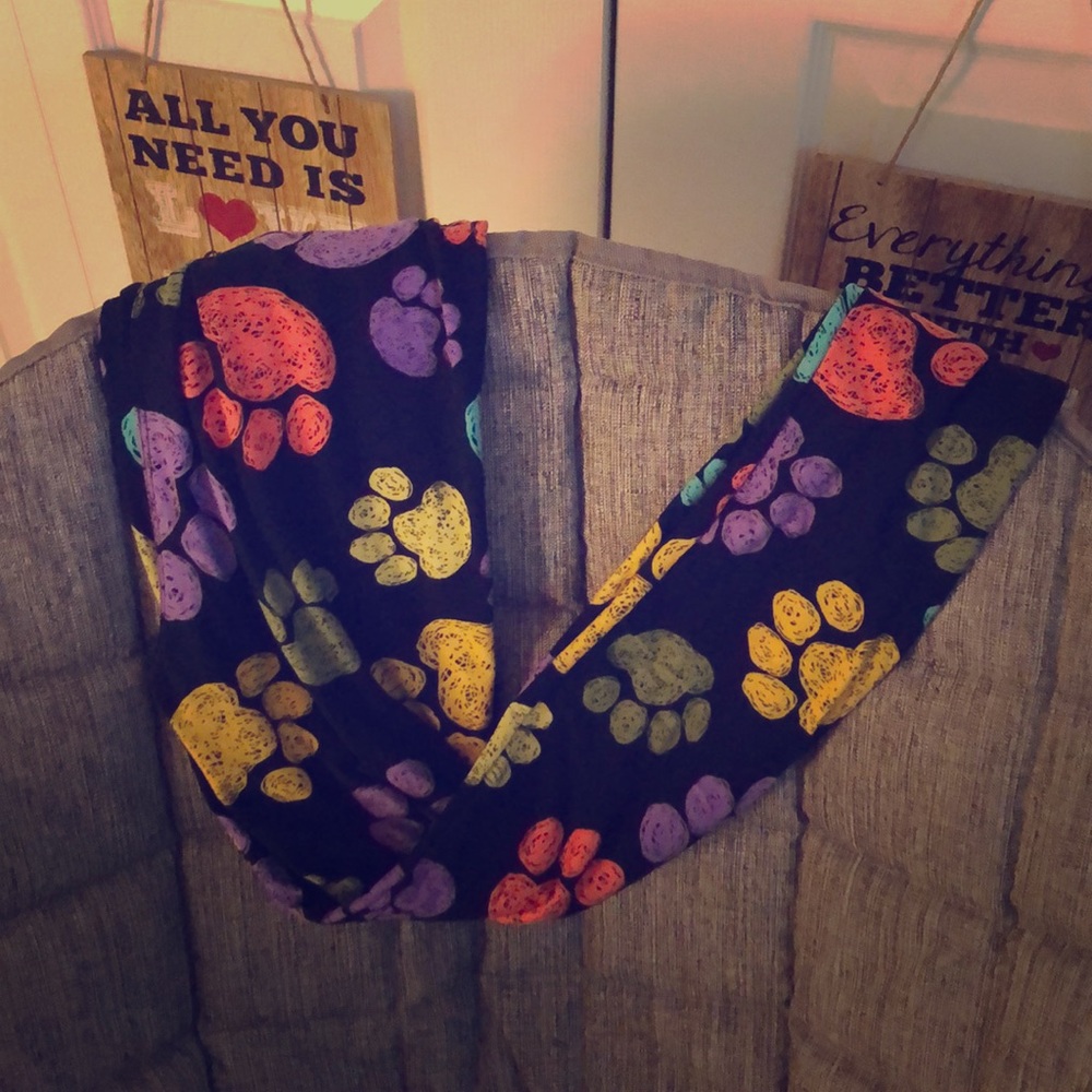 Paw print leggings